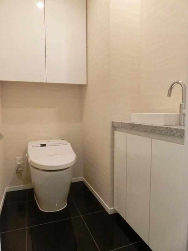 ＴＨＥ　ＲＯＰＰＯＮＧＩ　ＴＯＫＹＯ　ＣＬＵＢ　ＲＥＳＩＤＥＮＣＥのトイレ