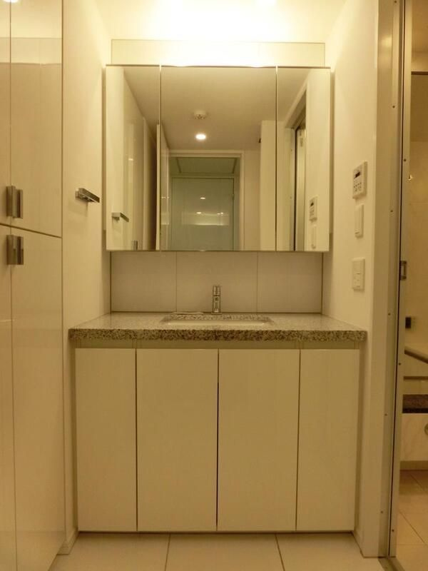 ＴＨＥ　ＲＯＰＰＯＮＧＩ　ＴＯＫＹＯ　ＣＬＵＢ　ＲＥＳＩＤＥＮＣＥの洗面所