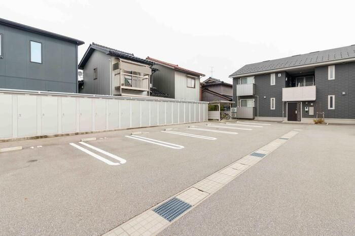 Ａｍａｎｔｅ　A棟の駐車場
