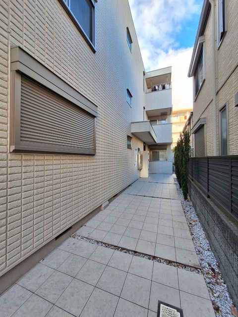 ルミナス弘道のエントランス