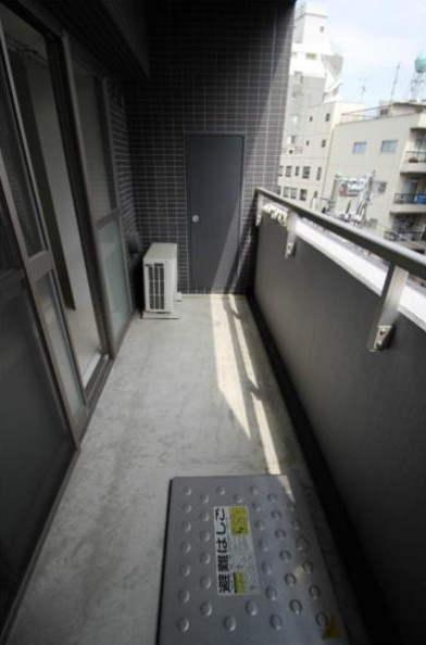 【バルコニー】