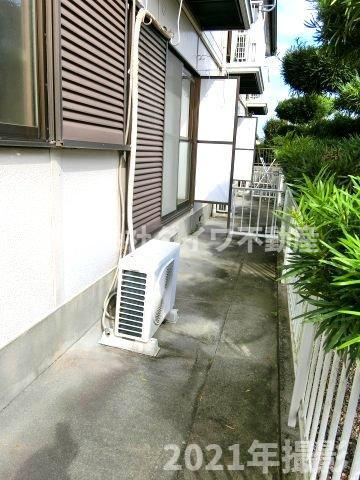 ハイツボヌールA棟の庭|テラス