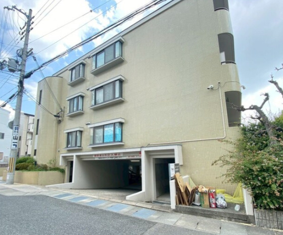アルンハイム芦屋のエントランス