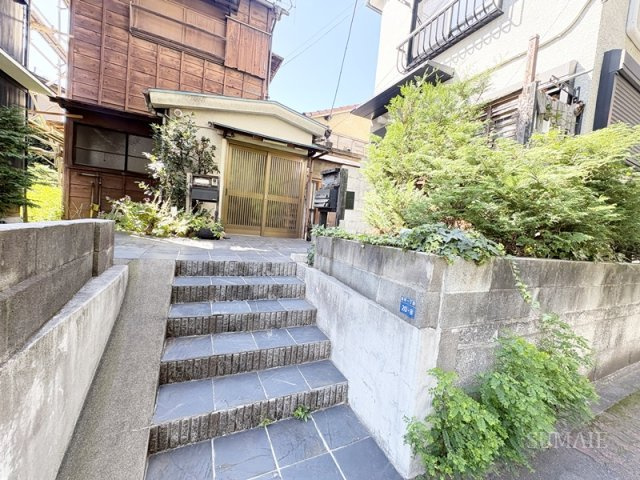 プティアパルトマン北のエントランス|エントランス☆