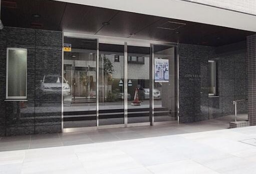 新宿区荒木町の賃貸マンションのエントランス