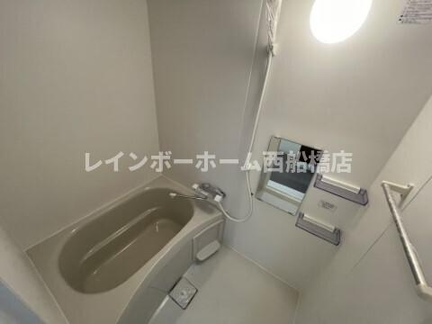 ジーメゾン東道野辺の浴室