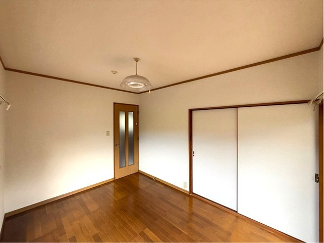 【洋室】 | 岩崎貸家 | 南西向き洋室6帖☆窓側からの眺めです☆子供部屋としておすすめです！勉強も捗りそう！