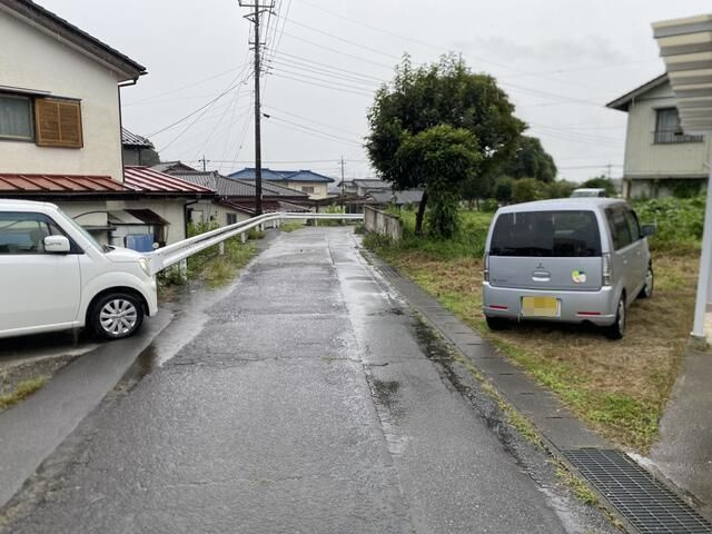 カナザワ貸住宅の駐車場