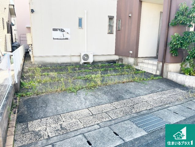 加古川市平岡町一色西　中古一戸建ての駐車場|駐車スペース！散水栓があるので、こまめに愛車を洗えます！