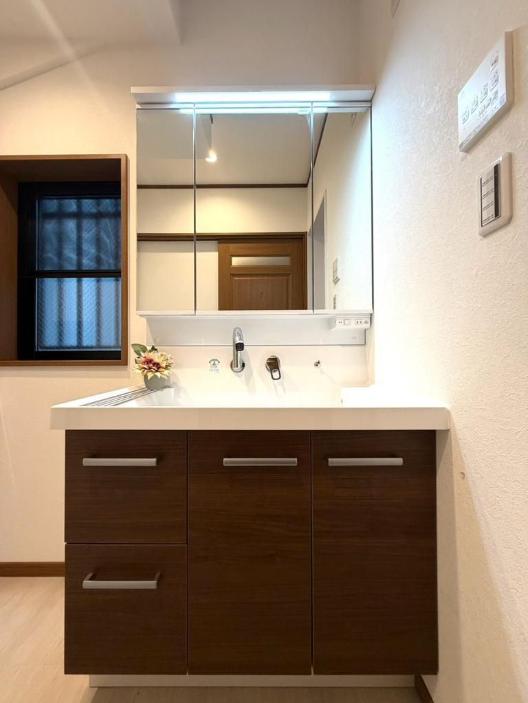 戸建 練馬区関町東１丁目の独立洗面台