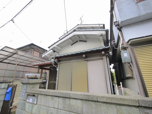 天理市庵治町　貸家