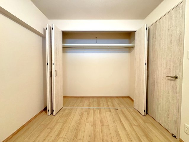 リフォーム完了で即入居可☆リビング２４帖☆京都タワー望む☆メガロコープ西陣Ａ棟の収納|洋室収納