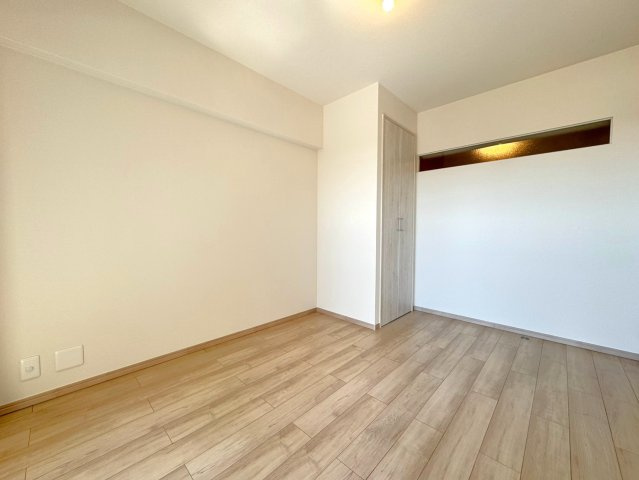 リフォーム完了で即入居可☆リビング２４帖☆京都タワー望む☆メガロコープ西陣Ａ棟の洋室|洋室
