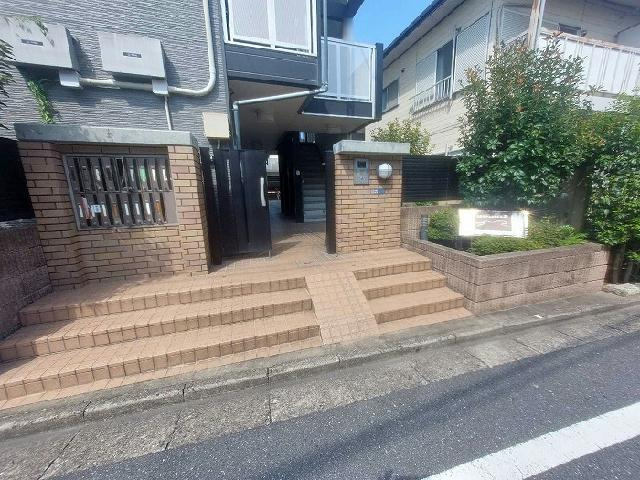 レオパレス中落合ヒルズのエントランス