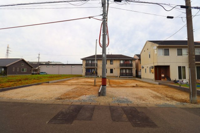 【前面道路含む現地写真】 | Blooming　Garden　西中央3丁目　2号棟