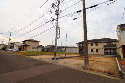 【前面道路含む現地写真】 | Blooming　Garden　西中央3丁目　2号棟