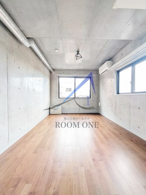 ＦＯＵＲ千鳥町の居間・リビング|洋室のお部屋です。