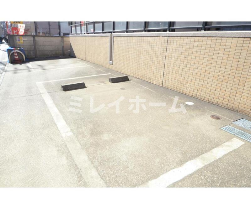 Ｊ－ＣＲＥＳＴ羽田の駐車場