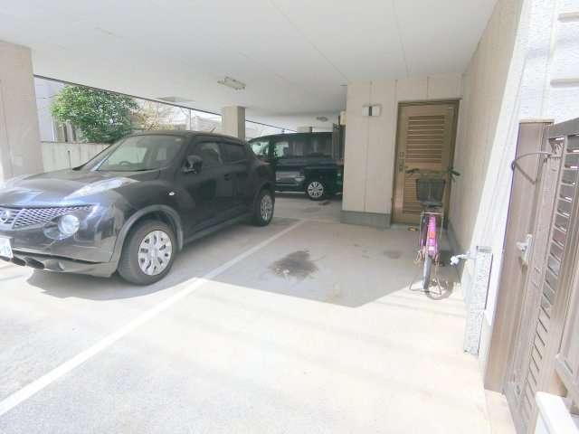 リエス池上ノーブルの駐車場