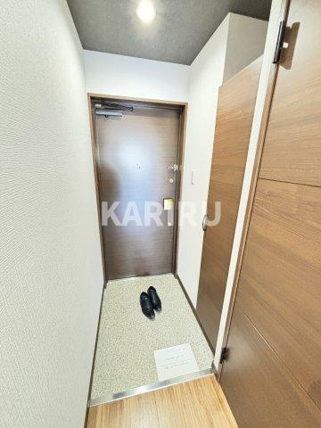 ドゥエリング森小路の玄関