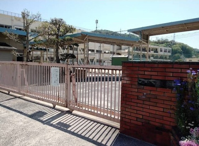 【周辺】 | ドゥジェム | 畑賀小学校まで210m