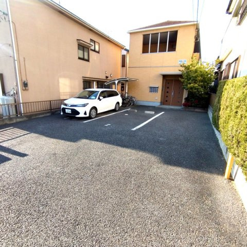 リビオンハイムの駐車場