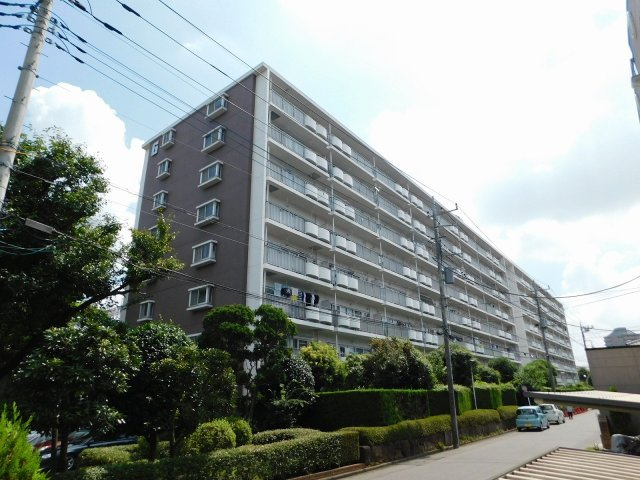 小手指ハイツG棟の外観