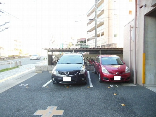 シティ・ライフ山下通の駐車場
