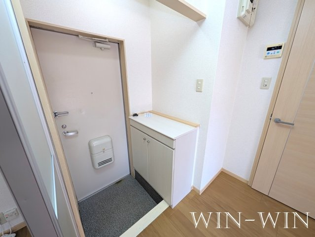 ペアハイツ三鷹 Aの玄関|イメージ（同建物内別部屋の写真です）