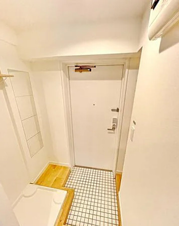 スタイリオフィット新綱島の玄関