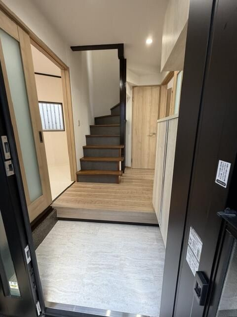 栗原戸建の玄関