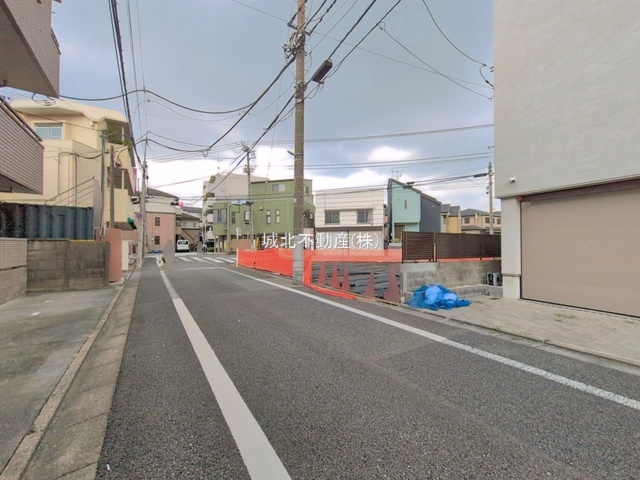練馬区豊玉中2丁目 限定1区画の前面道路含む現地写真|小中学校や保育園、公園が近く子育てしやすい住環境です♪