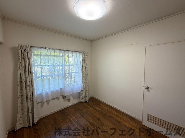 グリーンヒル光善寺住宅第15棟の洋室|コンパクトで使いやすい洋室です