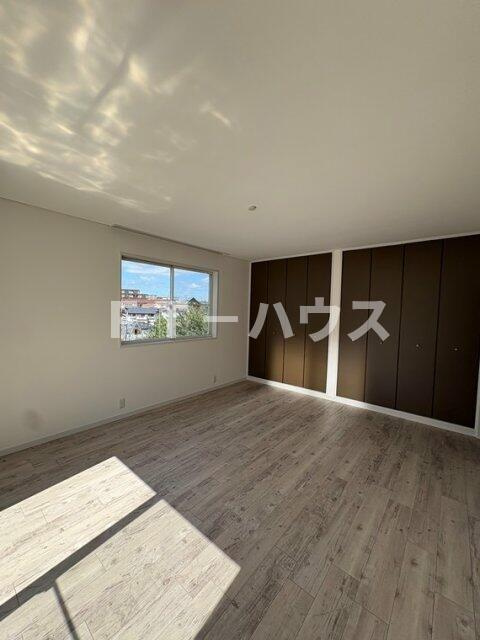新栄戸建の居間・リビング