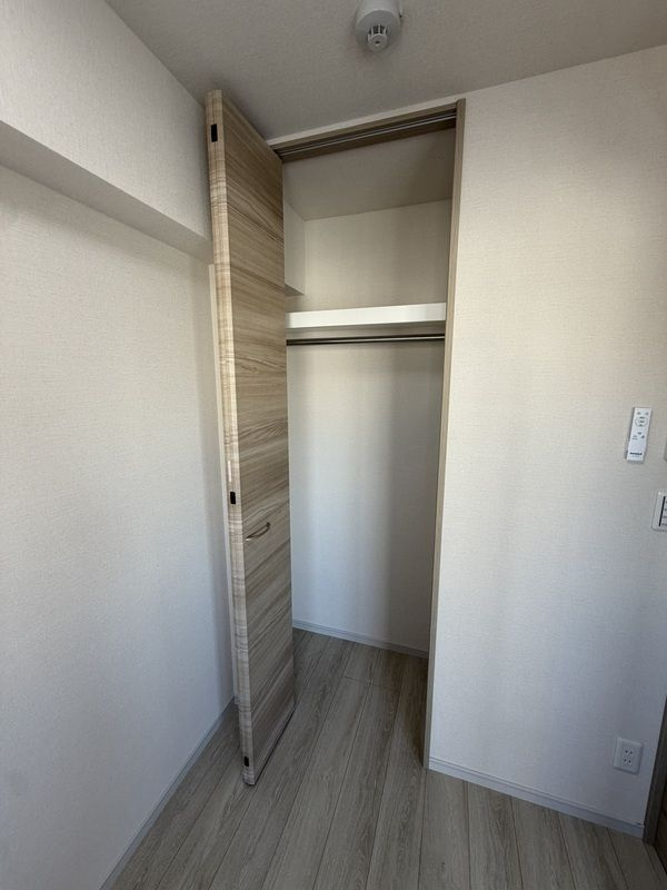 アイルグランデ東京青井の収納|お洋服も収納できますね☆