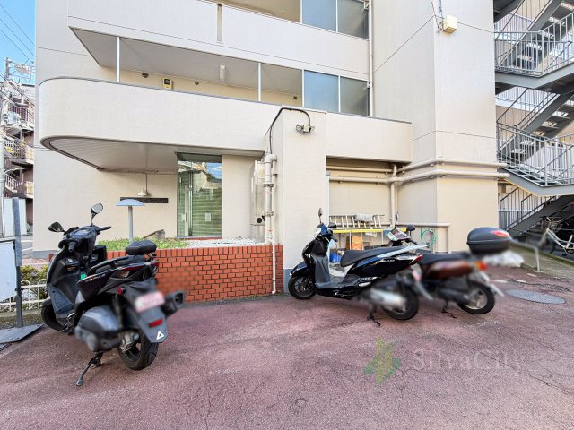 大森南ダイヤモンドマンションの駐車場|バイク置き場