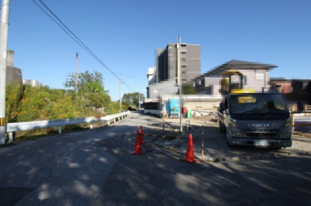 高知市愛宕町3丁目　第1　新築戸建　2号棟　（全3区画）の前面道路含む現地写真|北側　幅　4.75ｍ　接道　8.01ｍ　公道
