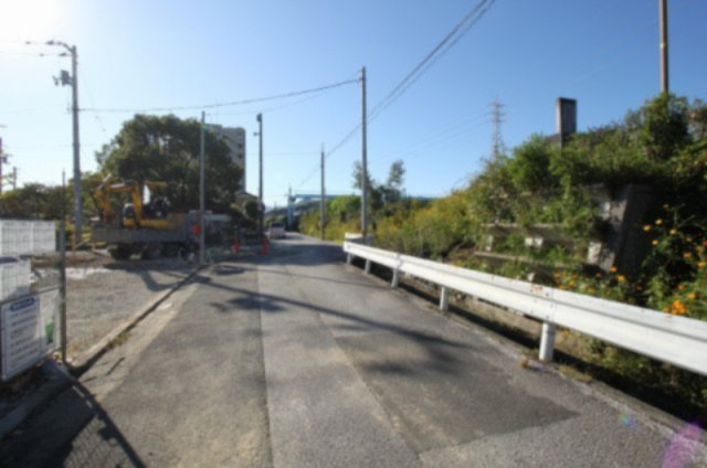 高知市愛宕町3丁目　第1　新築戸建　2号棟　（全3区画）の前面道路含む現地写真|北側　幅　4.75ｍ　接道　8.01ｍ　公道