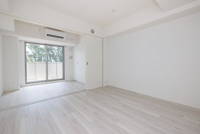 市川市市川１丁目の賃貸マンションの居間・リビング