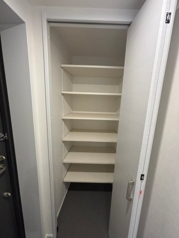 ホワイトセラス