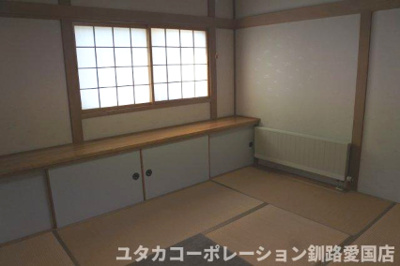 【和室】 | 駒場町9番16、17売家 | 窓下収納がある和室です♪