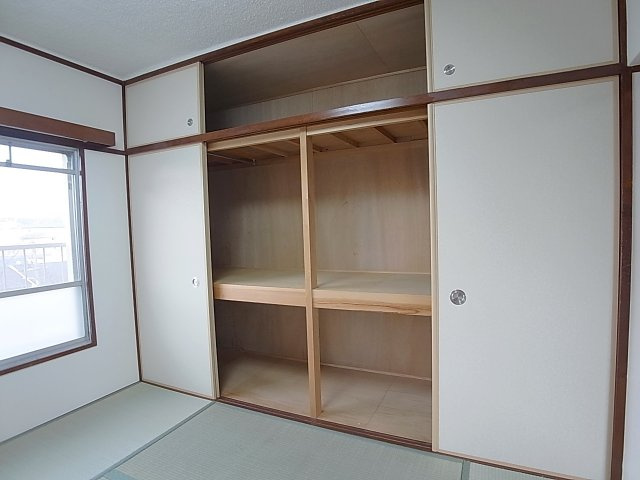 鈴蘭台第3団地号棟1号棟の収納|大きな収納スペース