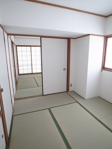 コーポタカハマの和室