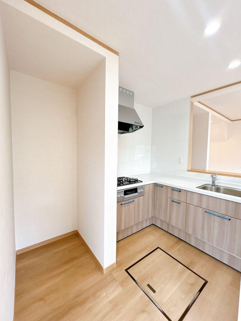 小山市間々田　中古戸建　敷地45.9坪のキッチン