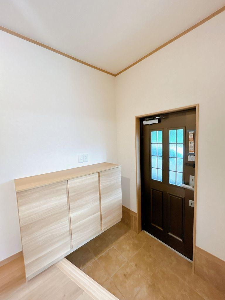 小山市間々田　中古戸建　敷地45.9坪の玄関