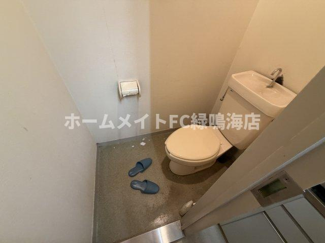 万場山１丁目貸店舗　1棟のトイレ
