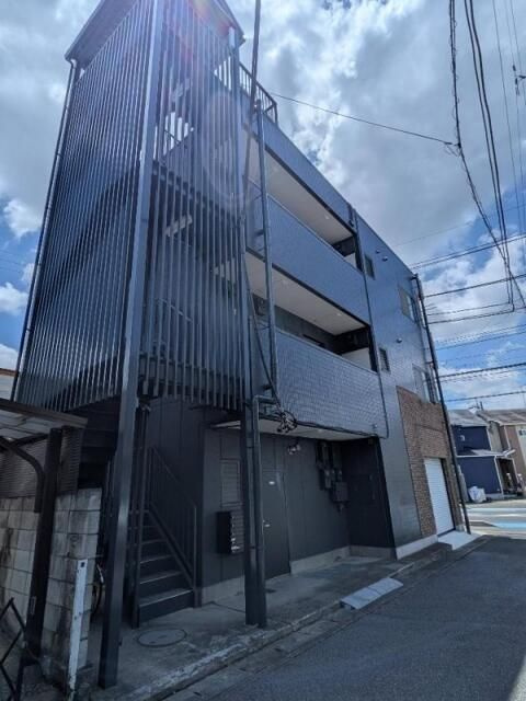 越谷市南町３丁目のアパートの外観