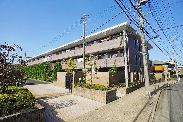 シャン・ド・フルールＡの外観