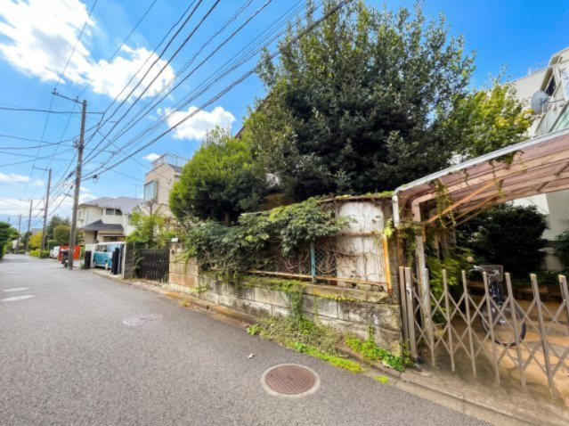 【外観】 | 【仲介手数料４２０万円が無料！】■祖師ヶ谷大蔵駅１５分■建物は自由設計１００平米が１，８００万円から | 決算キャンペーン中！
家計応援サービスの限界に挑戦中！
詳細は「諸費用」欄をご確認下さい！
■更地渡し
■祖師ヶ谷大蔵駅１５分
■建物は自由設計１００平米で１，８００万円から
■建築条件なしでも可
