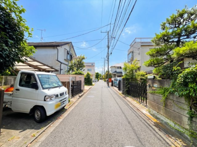 【前面道路含む現地写真】 | 【仲介手数料４２０万円が無料！】■祖師ヶ谷大蔵駅１５分■建物は自由設計１００平米が１，８００万円から | 諸費用４２０万円ＯＦＦ！！
決算キャンペーン中！
家計応援サービスの限界に挑戦中！
■更地渡し
■祖師ヶ谷大蔵駅１５分
■建物は自由設計１００平米で１，８００万円から
■建築条件なしでも可